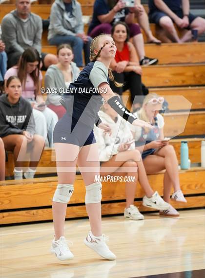 Thumbnail 3 in Regis Jesuit @ Columbine photogallery.