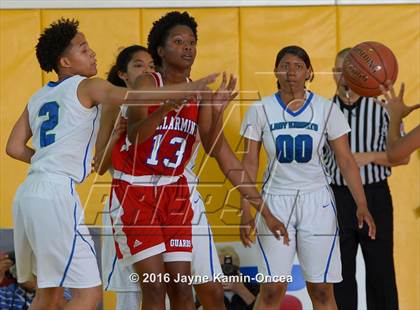 Thumbnail 2 in Price vs. Bellarmine-Jefferson (CIF SS D6 Final) photogallery.