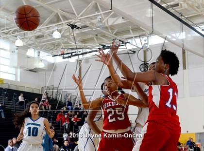 Thumbnail 1 in Price vs. Bellarmine-Jefferson (CIF SS D6 Final) photogallery.