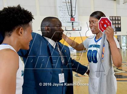 Thumbnail 2 in Price vs. Bellarmine-Jefferson (CIF SS D6 Final) photogallery.