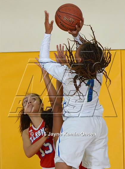Thumbnail 2 in Price vs. Bellarmine-Jefferson (CIF SS D6 Final) photogallery.