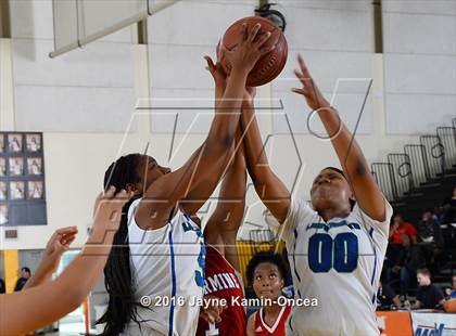 Thumbnail 3 in Price vs. Bellarmine-Jefferson (CIF SS D6 Final) photogallery.