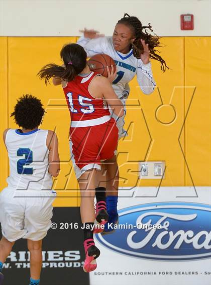 Thumbnail 1 in Price vs. Bellarmine-Jefferson (CIF SS D6 Final) photogallery.