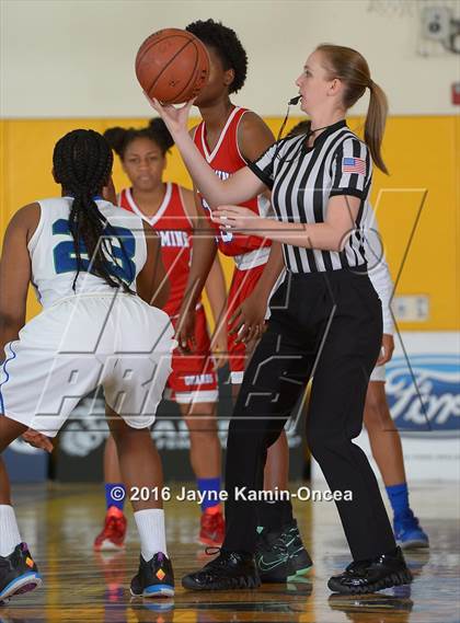 Thumbnail 2 in Price vs. Bellarmine-Jefferson (CIF SS D6 Final) photogallery.