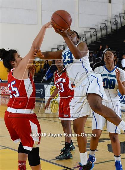 Thumbnail 2 in Price vs. Bellarmine-Jefferson (CIF SS D6 Final) photogallery.