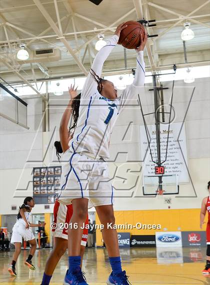 Thumbnail 3 in Price vs. Bellarmine-Jefferson (CIF SS D6 Final) photogallery.