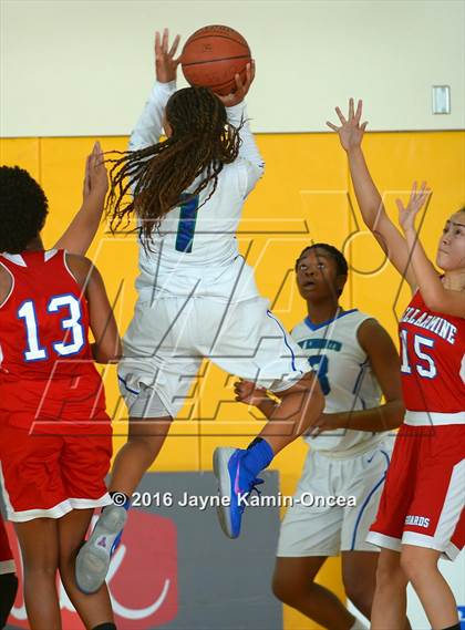 Thumbnail 2 in Price vs. Bellarmine-Jefferson (CIF SS D6 Final) photogallery.
