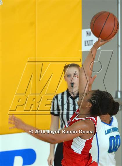 Thumbnail 1 in Price vs. Bellarmine-Jefferson (CIF SS D6 Final) photogallery.