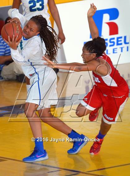 Thumbnail 2 in Price vs. Bellarmine-Jefferson (CIF SS D6 Final) photogallery.