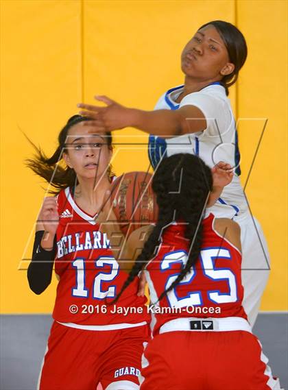 Thumbnail 3 in Price vs. Bellarmine-Jefferson (CIF SS D6 Final) photogallery.