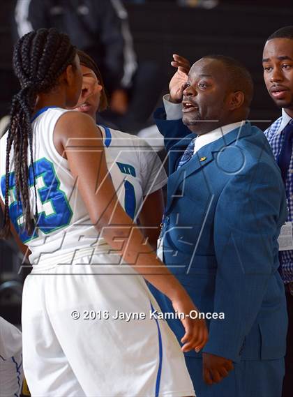 Thumbnail 2 in Price vs. Bellarmine-Jefferson (CIF SS D6 Final) photogallery.
