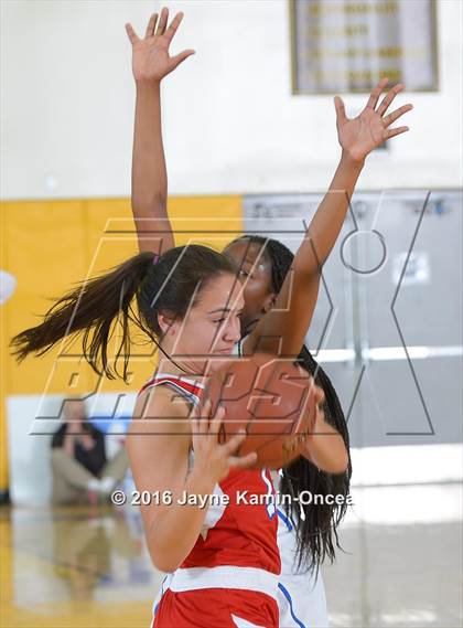 Thumbnail 3 in Price vs. Bellarmine-Jefferson (CIF SS D6 Final) photogallery.