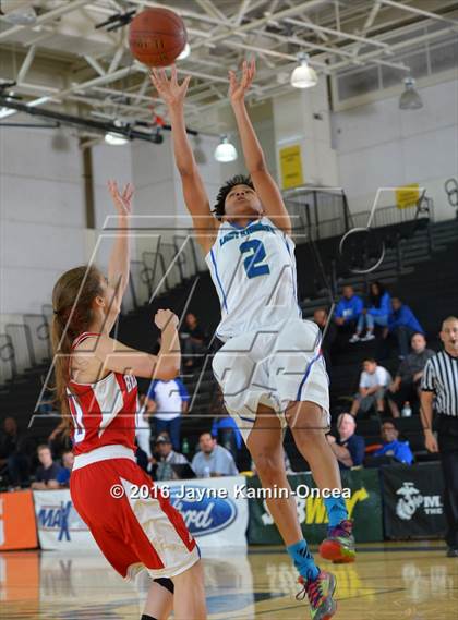 Thumbnail 3 in Price vs. Bellarmine-Jefferson (CIF SS D6 Final) photogallery.