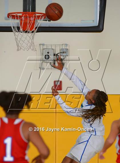 Thumbnail 2 in Price vs. Bellarmine-Jefferson (CIF SS D6 Final) photogallery.