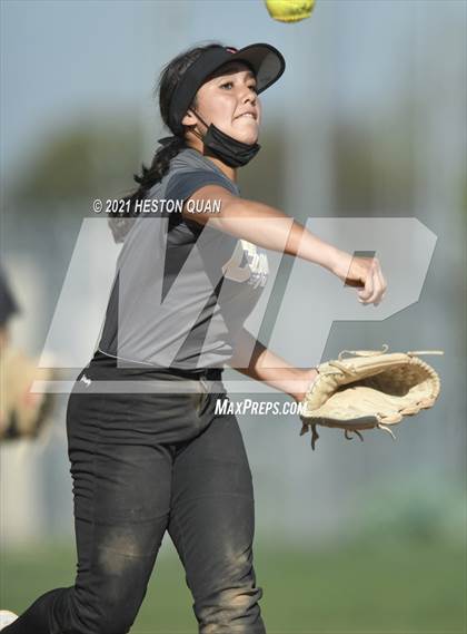 Thumbnail 3 in Canyon @ Millikan photogallery.