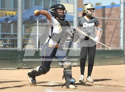 Thumbnail 1 in Canyon @ Millikan photogallery.