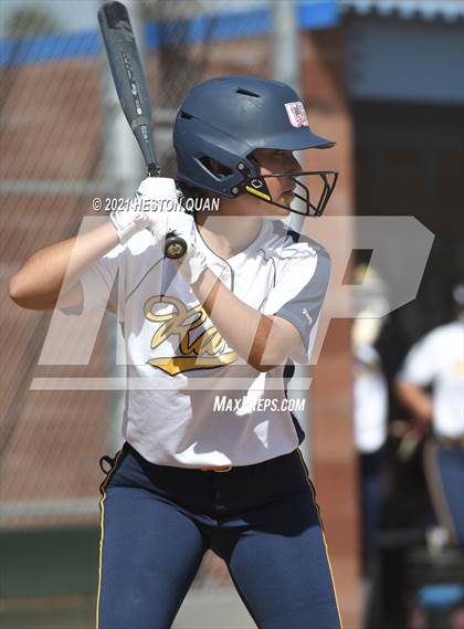 Thumbnail 3 in Canyon @ Millikan photogallery.