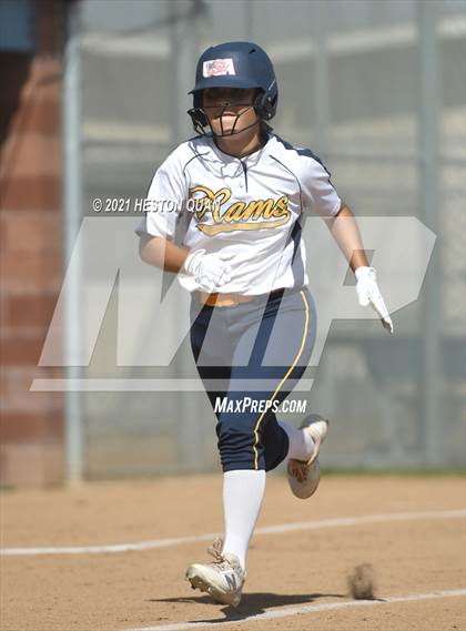 Thumbnail 1 in Canyon @ Millikan photogallery.