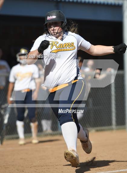 Thumbnail 3 in Canyon @ Millikan photogallery.