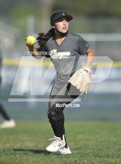 Thumbnail 1 in Canyon @ Millikan photogallery.