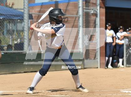 Thumbnail 1 in Canyon @ Millikan photogallery.