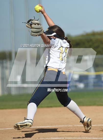 Thumbnail 1 in Canyon @ Millikan photogallery.