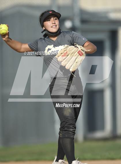 Thumbnail 1 in Canyon @ Millikan photogallery.