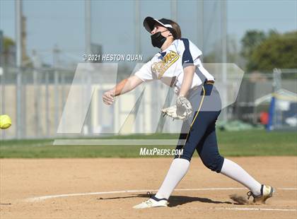 Thumbnail 1 in Canyon @ Millikan photogallery.
