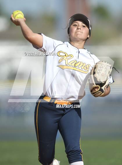 Thumbnail 1 in Canyon @ Millikan photogallery.