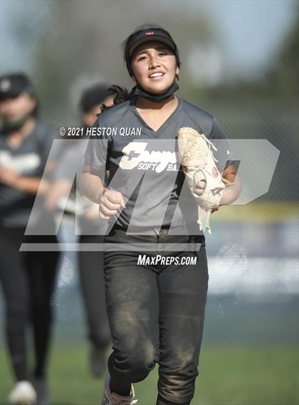 Thumbnail 1 in Canyon @ Millikan photogallery.