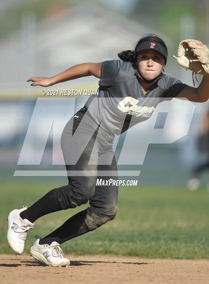 Thumbnail 2 in Canyon @ Millikan photogallery.