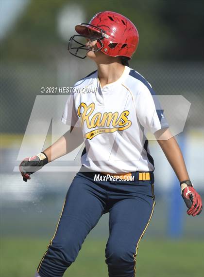 Thumbnail 2 in Canyon @ Millikan photogallery.