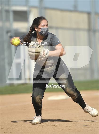 Thumbnail 1 in Canyon @ Millikan photogallery.