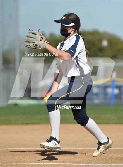 Thumbnail 1 in Canyon @ Millikan photogallery.