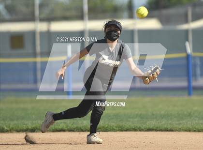 Thumbnail 1 in Canyon @ Millikan photogallery.