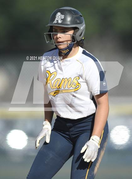 Thumbnail 1 in Canyon @ Millikan photogallery.