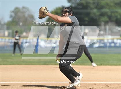 Thumbnail 3 in Canyon @ Millikan photogallery.