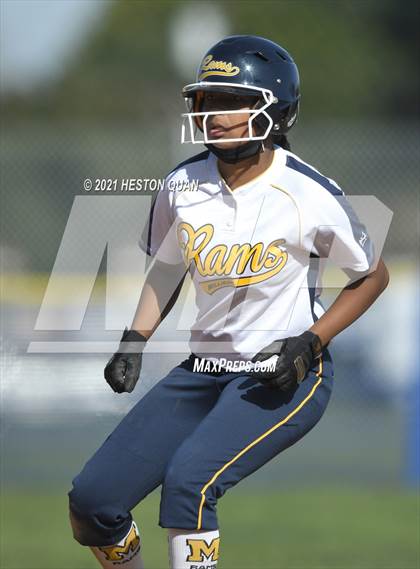 Thumbnail 1 in Canyon @ Millikan photogallery.