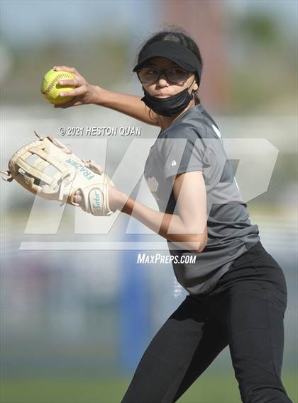 Thumbnail 2 in Canyon @ Millikan photogallery.