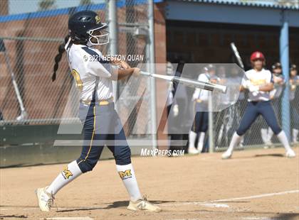 Thumbnail 1 in Canyon @ Millikan photogallery.