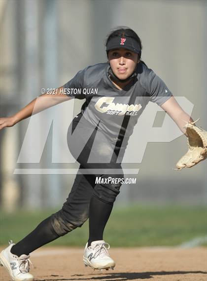 Thumbnail 2 in Canyon @ Millikan photogallery.