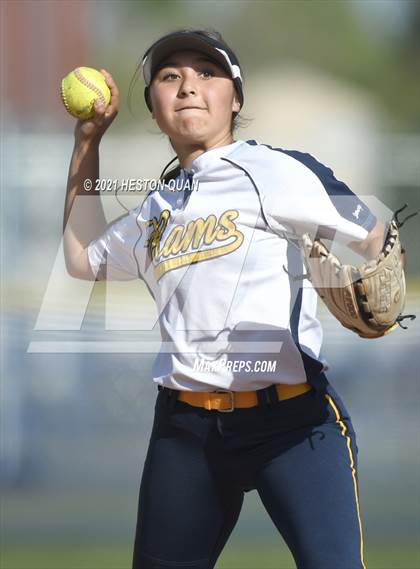 Thumbnail 1 in Canyon @ Millikan photogallery.