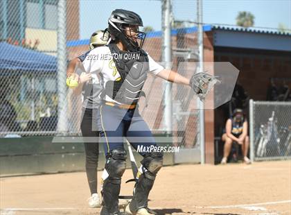 Thumbnail 2 in Canyon @ Millikan photogallery.