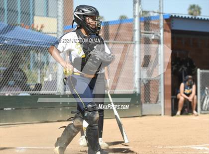 Thumbnail 1 in Canyon @ Millikan photogallery.