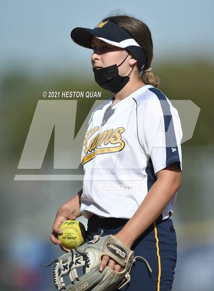 Thumbnail 1 in Canyon @ Millikan photogallery.