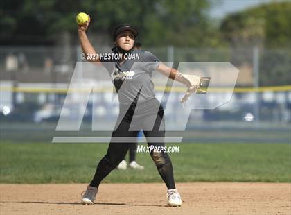 Thumbnail 1 in Canyon @ Millikan photogallery.