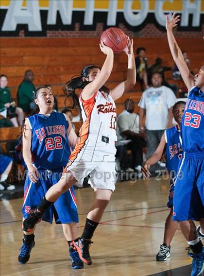 Thumbnail 3 in Silver Creek vs. San Leandro (West Coast Jamboree) photogallery.