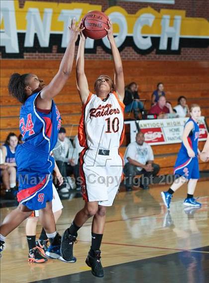 Thumbnail 3 in Silver Creek vs. San Leandro (West Coast Jamboree) photogallery.
