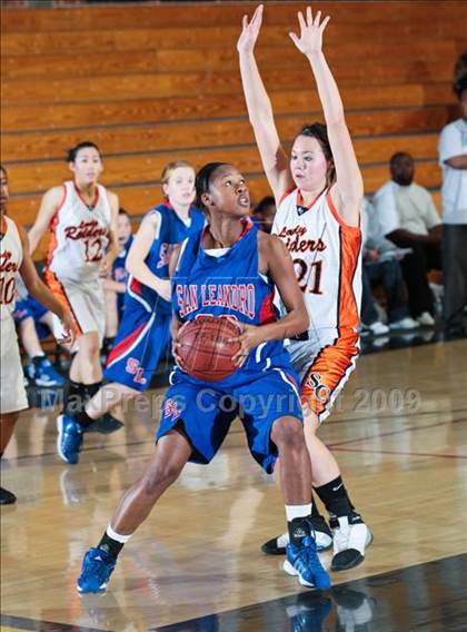 Thumbnail 1 in Silver Creek vs. San Leandro (West Coast Jamboree) photogallery.