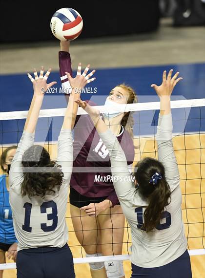 Thumbnail 1 in Cheyenne Mountain vs. Palmer Ridge (CHSAA 4A Semifinal) photogallery.